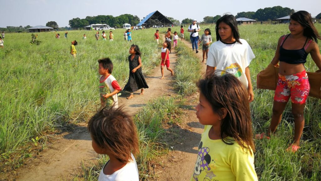 Some 300 indigenous children receive science and biodiversity workshops