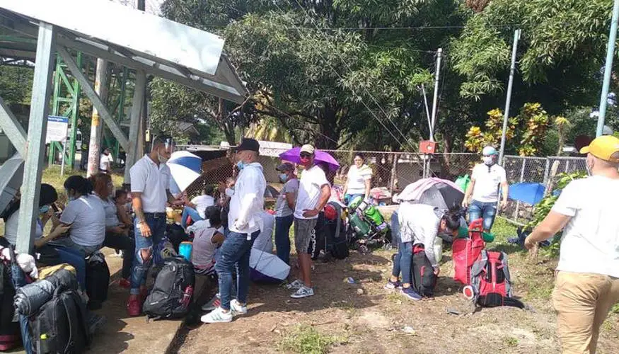 Migrantes cubanos en la frontera entre Costa Rica y Nicaragua