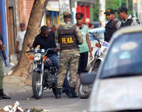 Apoyo de las FFAA a Policía reduce la violencia en el país, dice el ministro de Defensa