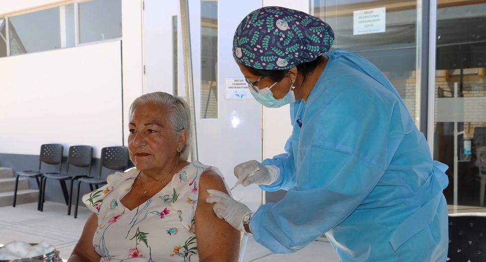 Tacna: Bivalent COVID-19 vaccine can save the lives of older adults