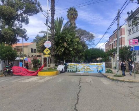 Teachers and the Federation of Peasants paralyze a large part of the city of Sucre
