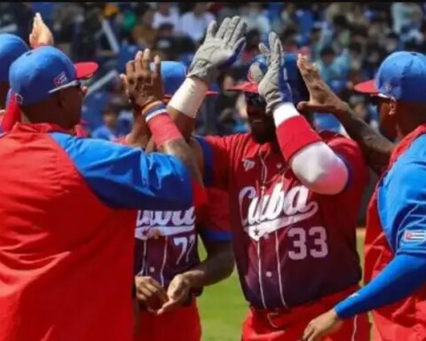 Díaz-Canel, Lis Cuesta, Clásico Mundial, peloteros