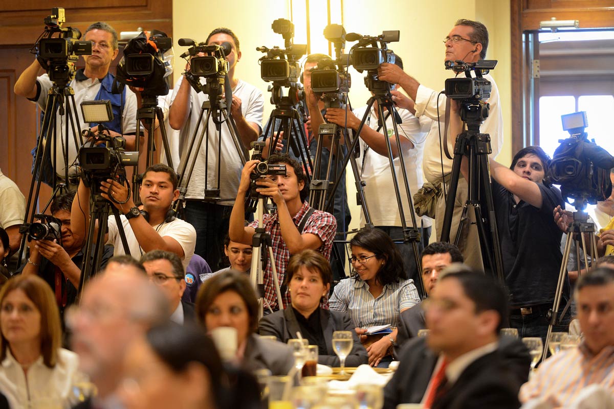 Ten rights that the dictatorship has taken away from journalists in Nicaragua