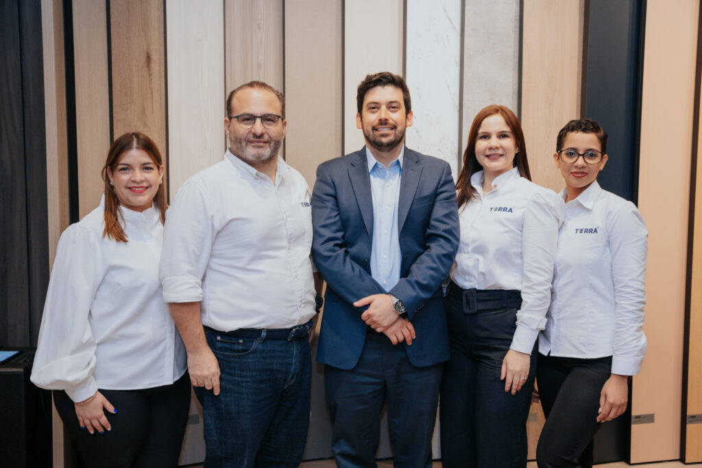 Carla Díaz Anibale Bonarelli, Javier Ferrer, Orquídea Martínez y Jenny Ramos. FUENTE EXTERNA