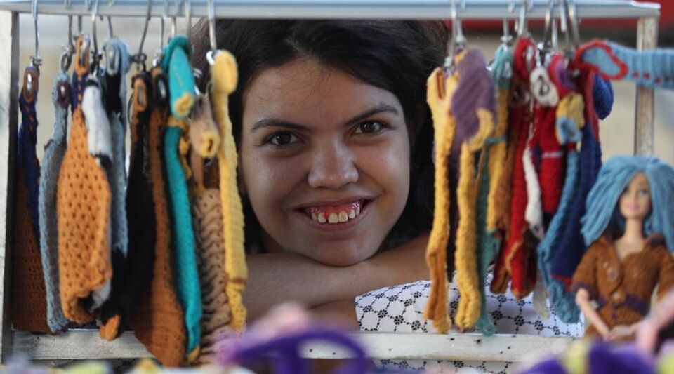 The Cuban who dreams of exhibiting her Barbie dresses to the world
