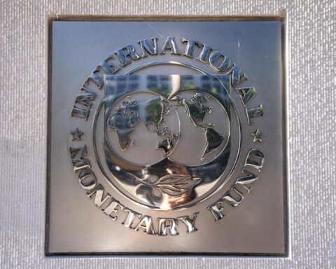 El FMI cambia su política de financiación en casos de mucha incertidumbre