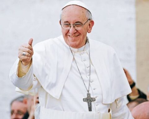 El papa alaba la alegría sencilla y auténtica que ofrecen los feriantes