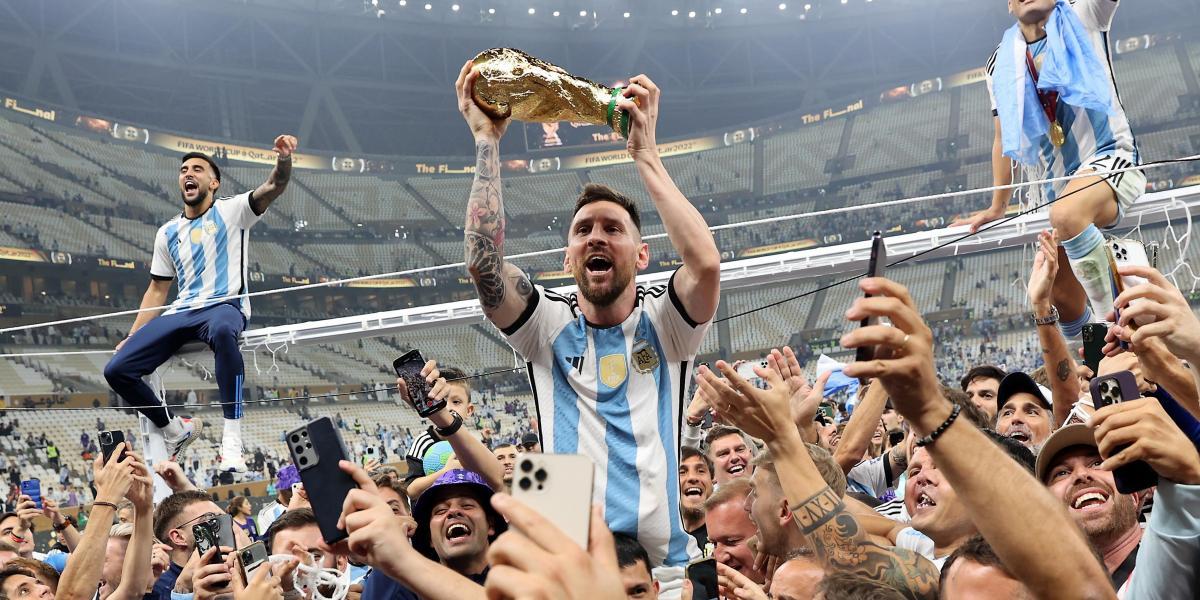 The creator of 'Muchachos' is left without a ticket to see Argentina and reacts like this