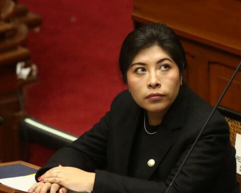 The decline of Betssy Chávez: Prosecutor's Office and Congress put her in trouble