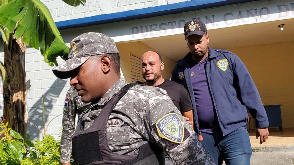 Chocho accused of the death of the daughter of correspondent Enrique Vargas is transferred to Moca by members of the Police