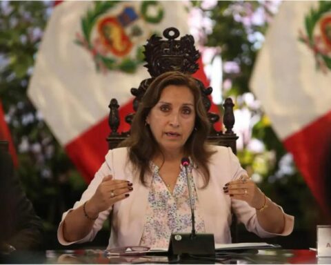 The president of Peru testifies before the attorney general for deaths in the protests