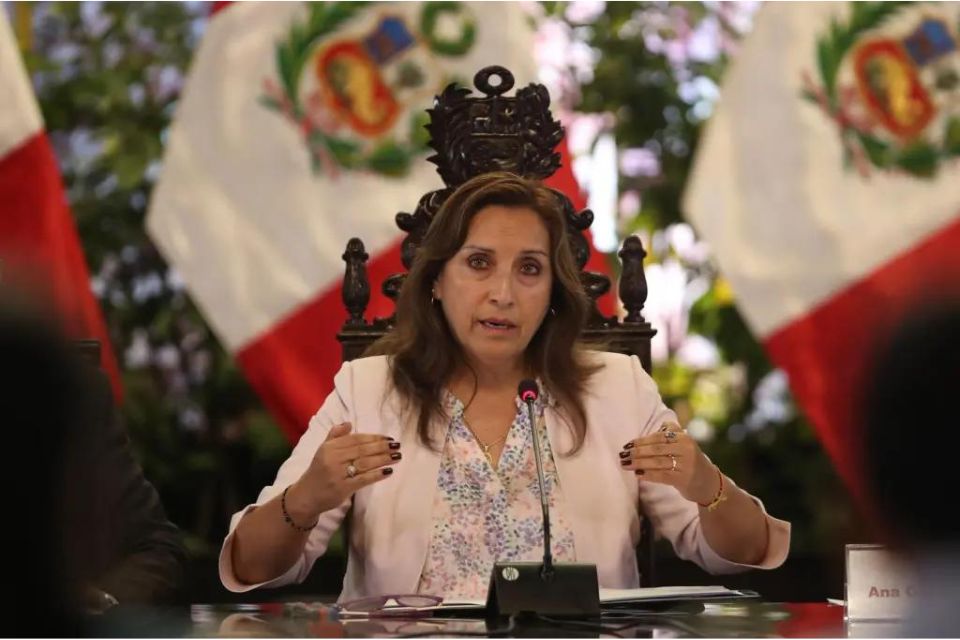 The president of Peru testifies before the attorney general for deaths in the protests