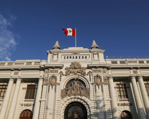 They ask to advance a week of representation so that congressmen go to regions affected by rains