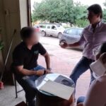 They capture a man in flagrante trying to extort a merchant