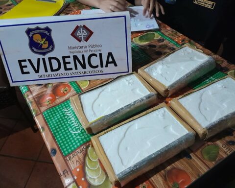 They capture a man with more than 4 kilos of cocaine in his possession
