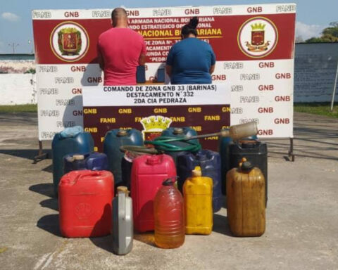 They capture five people with more than 6 thousand liters of fuel in Barinas