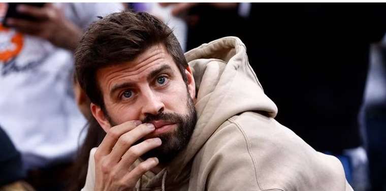 They catch Piqué scolding one of his children and the video goes viral