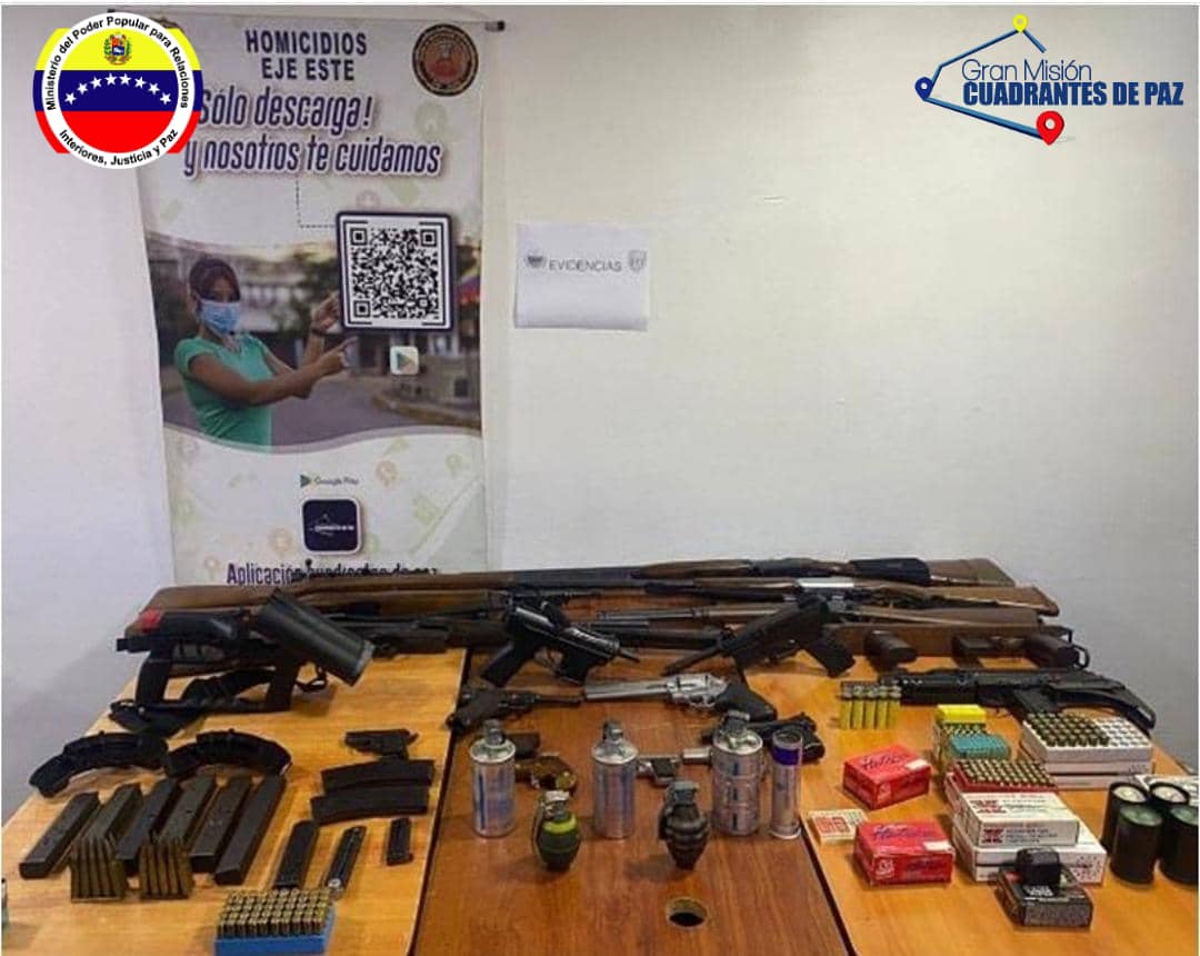 They located 1,179 ammunition and 18 firearms in Chacao