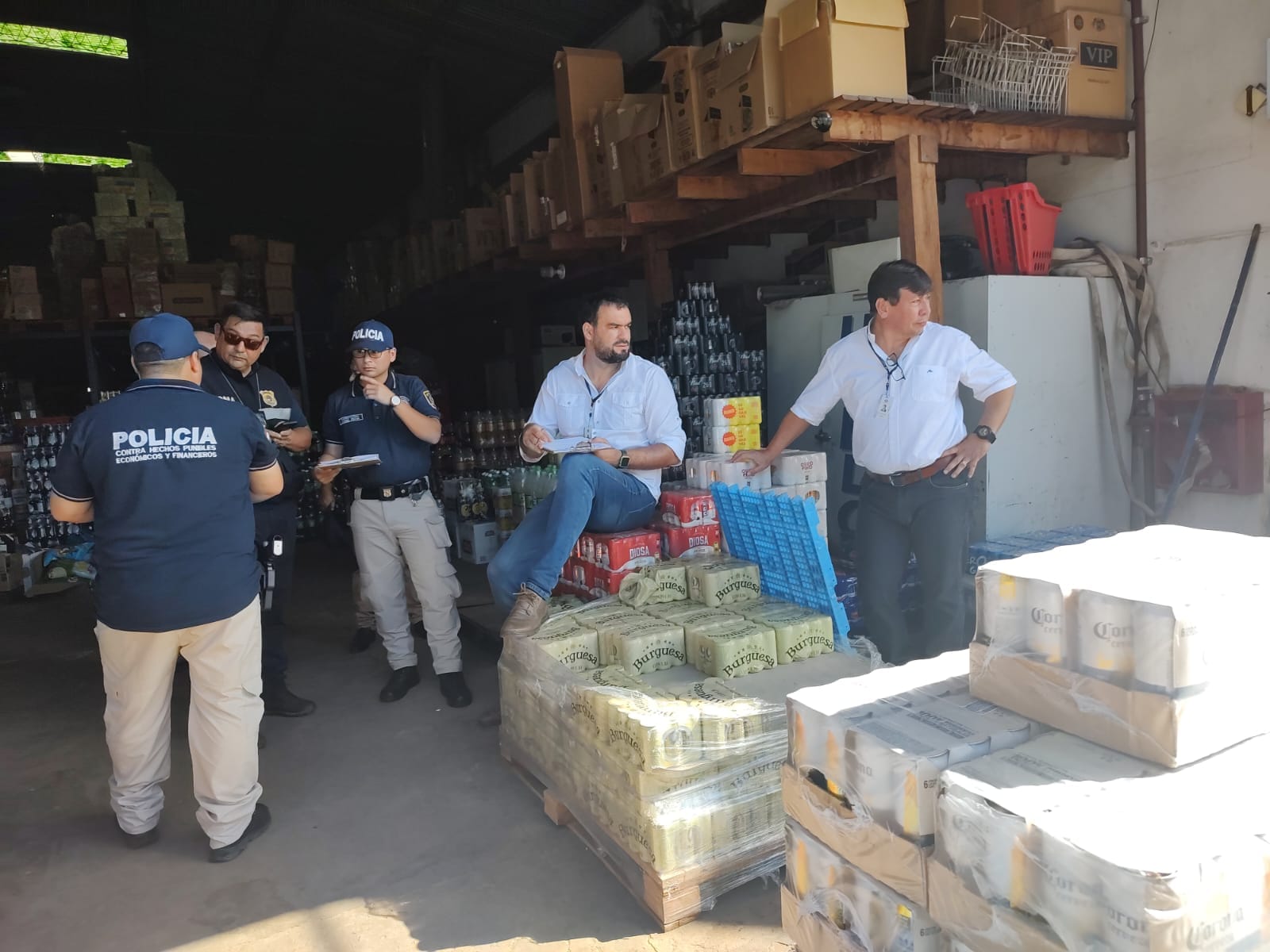 They seize a large amount of contraband products in Coronel Oviedo