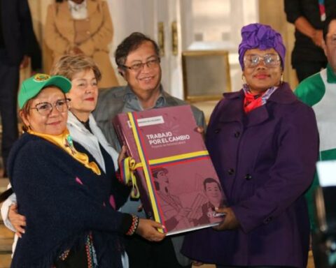 'This bill seeks to dignify work', Petro