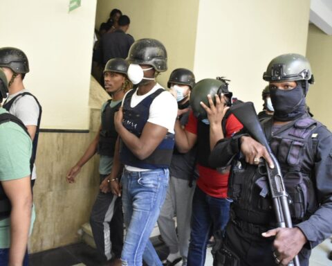 Mantienen prisión a tres implicados en red Cattleya