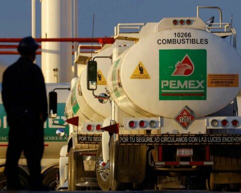 Treasury lowers gasoline stimulus and improves tax collection