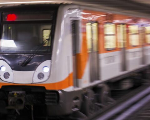 Two men are arrested at the Guerrero metro station for transporting weapons