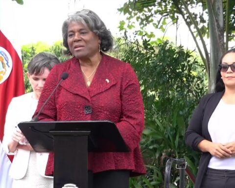 US Ambassador to the UN meets with the Nicaraguan diaspora in Costa Rica