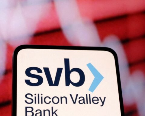 US government takes control of Silicon Valley Bank due to financial problems