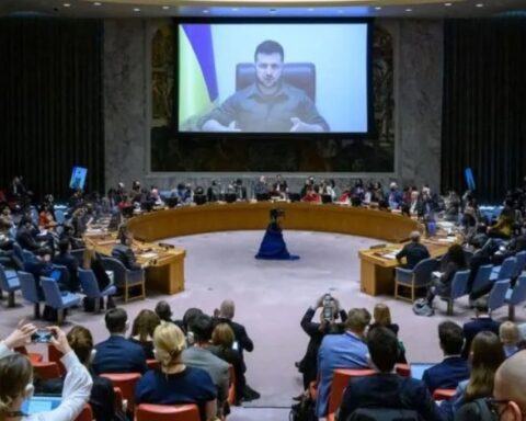 Ukraine calls for UN meeting to end Russia's "nuclear blackmail"