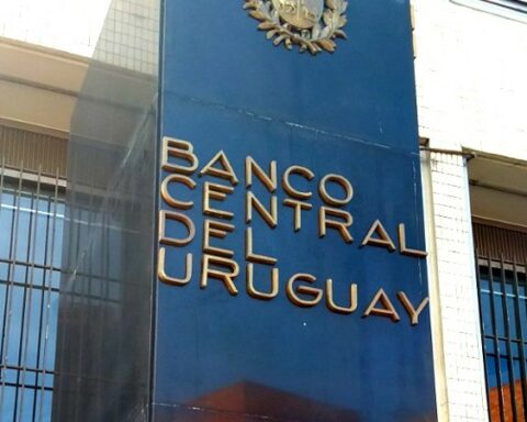 Uruguay has been in recession since the second half of 2022. How will that impact the public?