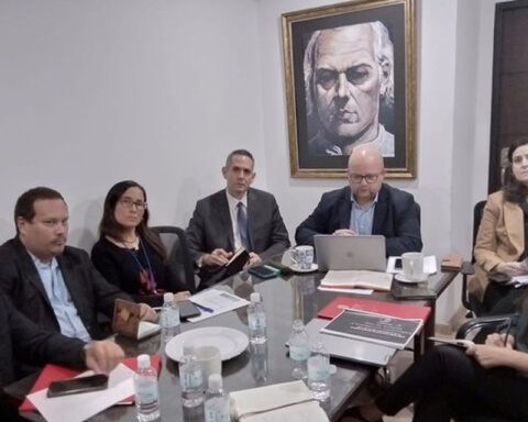 Venezuela studies projects for "repositioning" in Europe