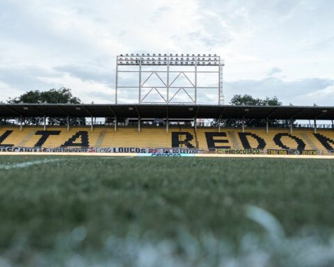 Volta Redonda receives Fluminense in the opening of the Cariocão semifinals