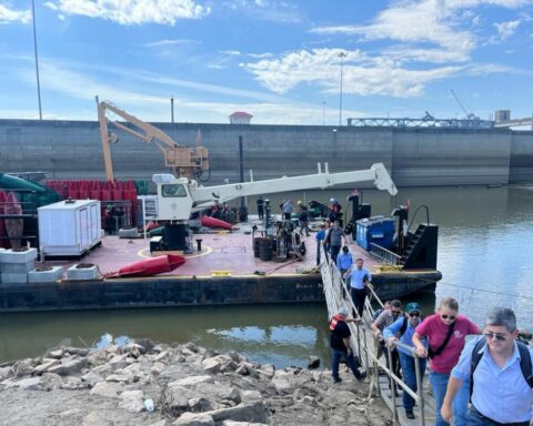 Waterway project will cost USD 20 million and will not include Argentine waters