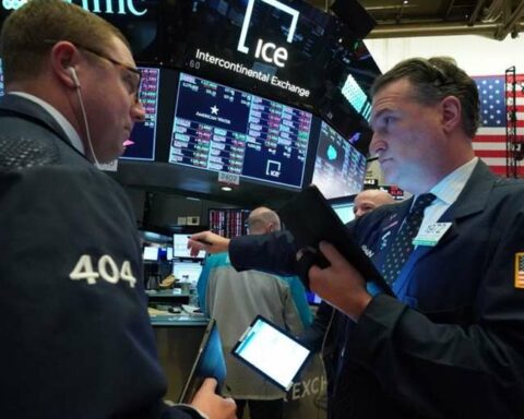 What is happening with world banking and how worrying is the situation