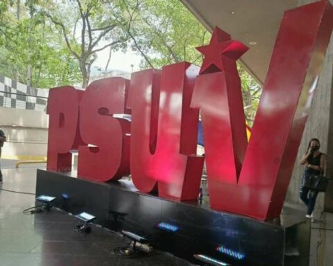 With a brief statement, PSUV supports the Anti-Corruption Police operation