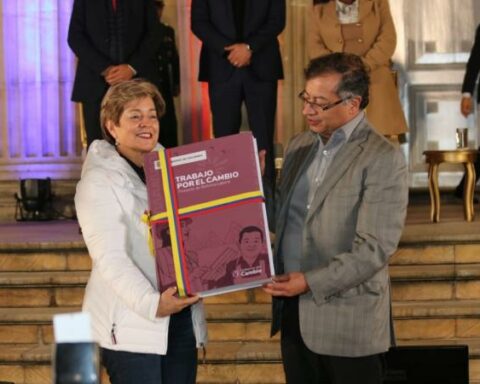 With doubts about employment and informality, the labor reform was filed