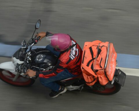 Work by application will be regulated this semester, says minister