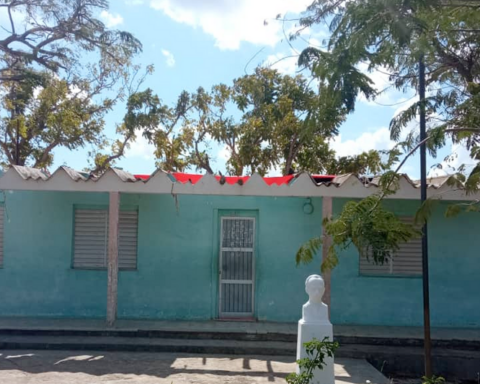 A homeless school in San Juan y Martínez where the Cuban regime profits from tobacco