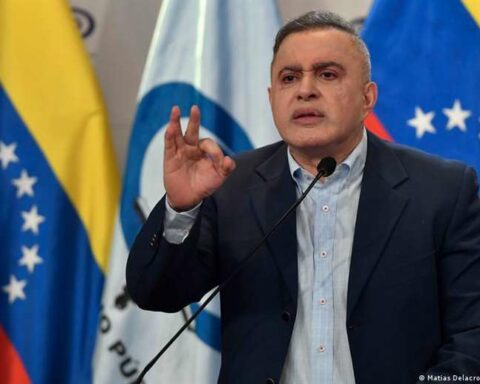 A total of 42 senior officials and businessmen are arrested for corruption plots in Venezuela