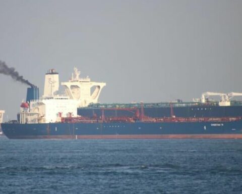 An oil tanker with Russian diesel destined for the Cuban port of Matanzas arrives "vital services"