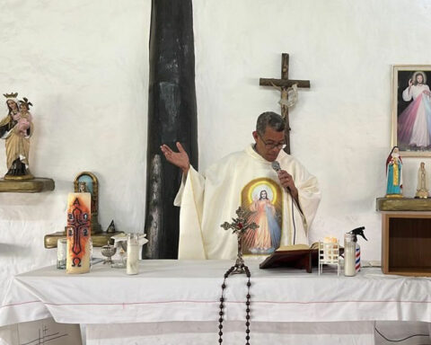 Archdiocese of Caracas denounces false priest at Club Los Cortijos