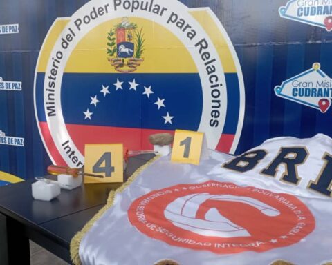 Arrested subject who kept ex-wife and their children kidnapped