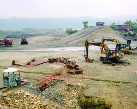 Bolivia receives fewer mining royalties due to weakness vis-à-vis cooperatives, according to experts