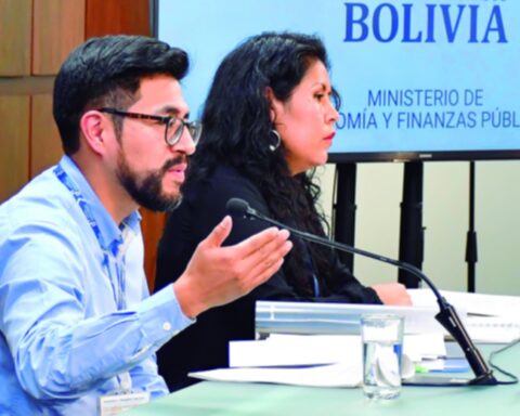 By decree, the Government will freeze assets upon denunciation of legitimation