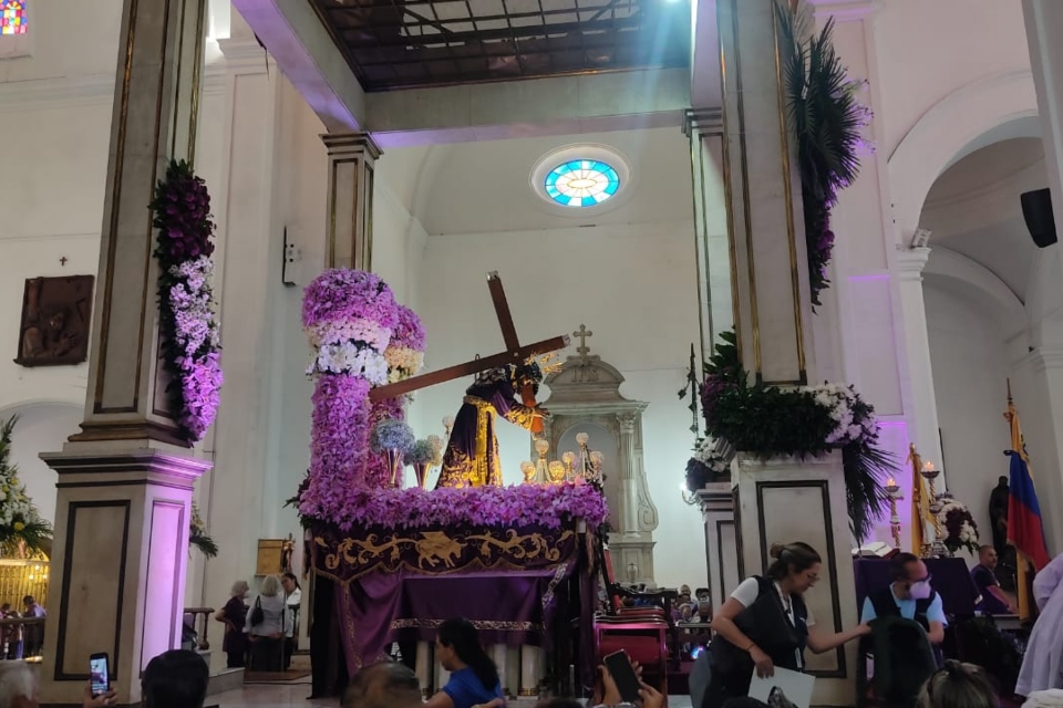 Caracas once again dressed in purple to venerate the Nazarene of San Pablo