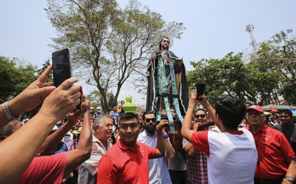 Catholics celebrated San Marcos in the atrium of the Church due to government restrictions