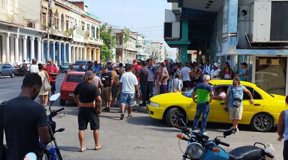 Cimex proposes a computer application to organize gasoline queues in Cuba