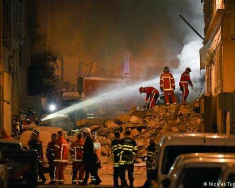 Death toll from building collapse in Marseille rises to 6
