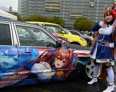Decorating cars with animes gains followers in Japan